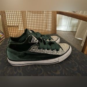US Women’s 8, green Converse with sparkles